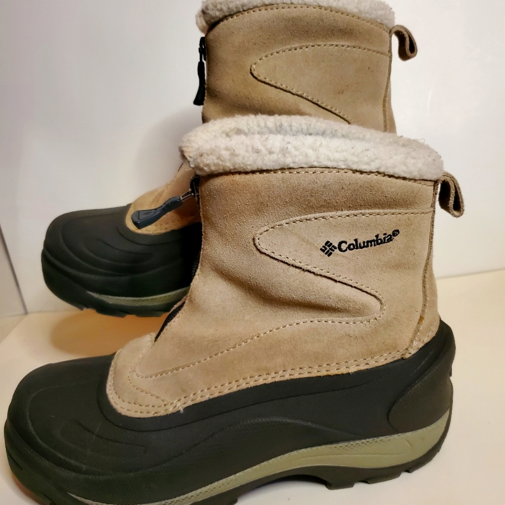 Colombia Cascadian Snow Chill Boots woman's size 7